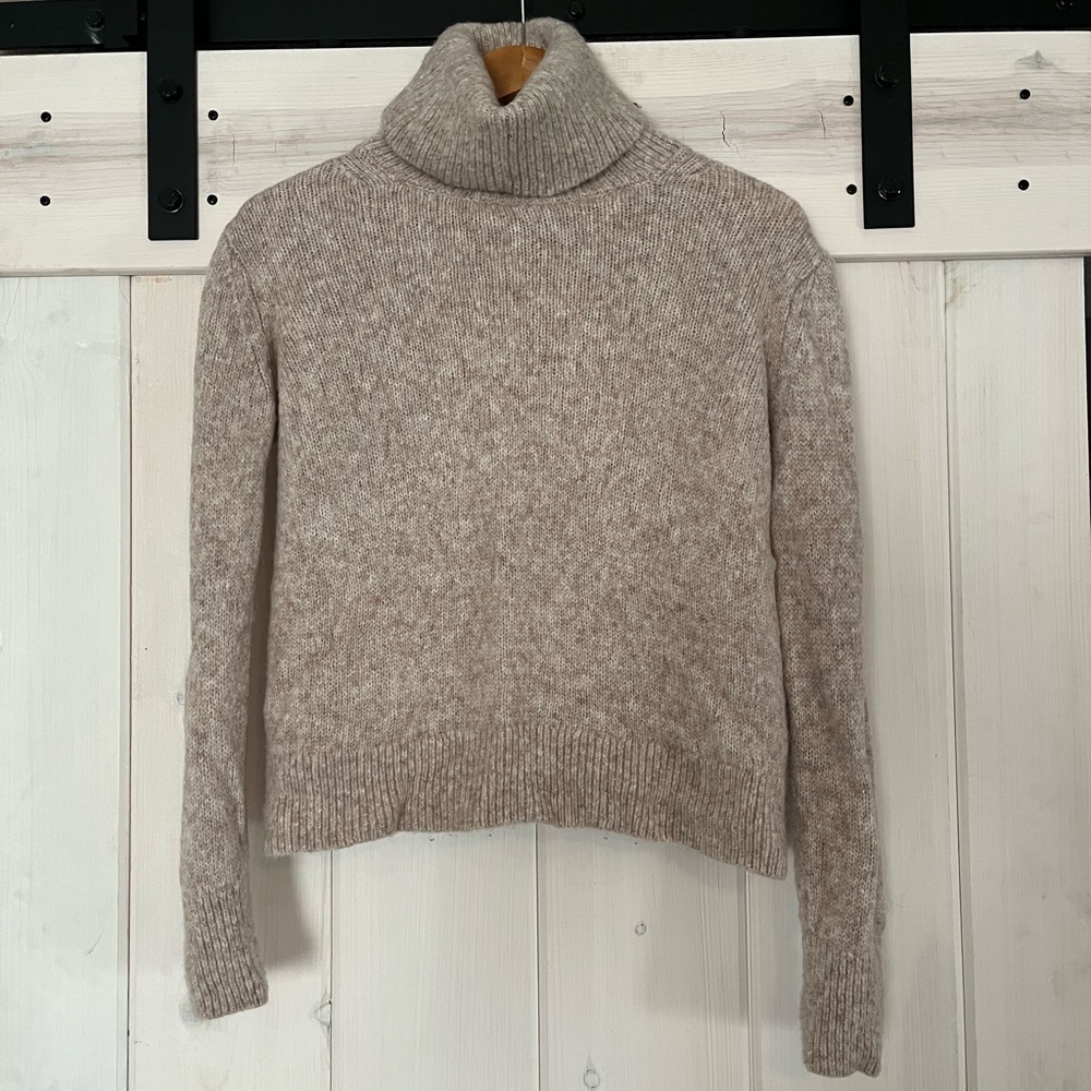 Gorgeous and warm! Banana Republic sweater